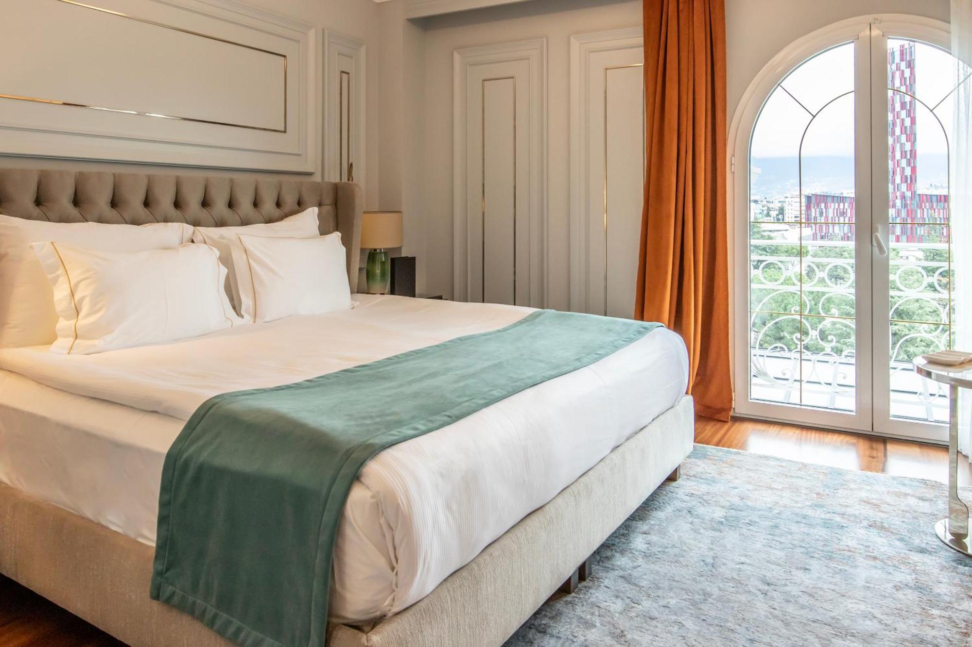 Xheko Imperial Luxury Hotel & Spa Tirana Exterior photo A bedroom at the hotel